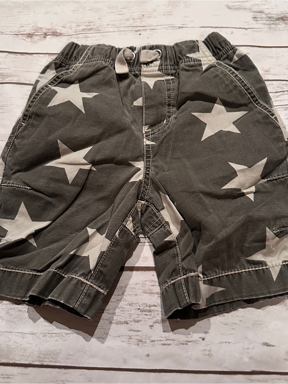 Mini Boden Olive Green Star Print Shorts